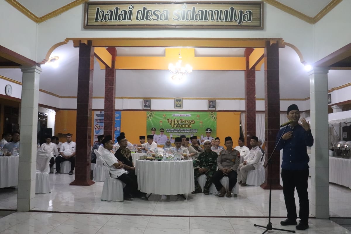 Bupati Cilacap Gelar Buka Bersama dan Tarhim di Desa Sidamulya